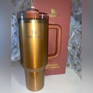 Stanley Quencher 40oz Copper Tinsel-Limited Edition & Sold Out